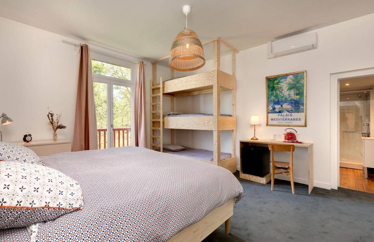Deluxe Double Room (2 Adults + 1 Child) in Bellerive-sur-Allier, Région de Vichy