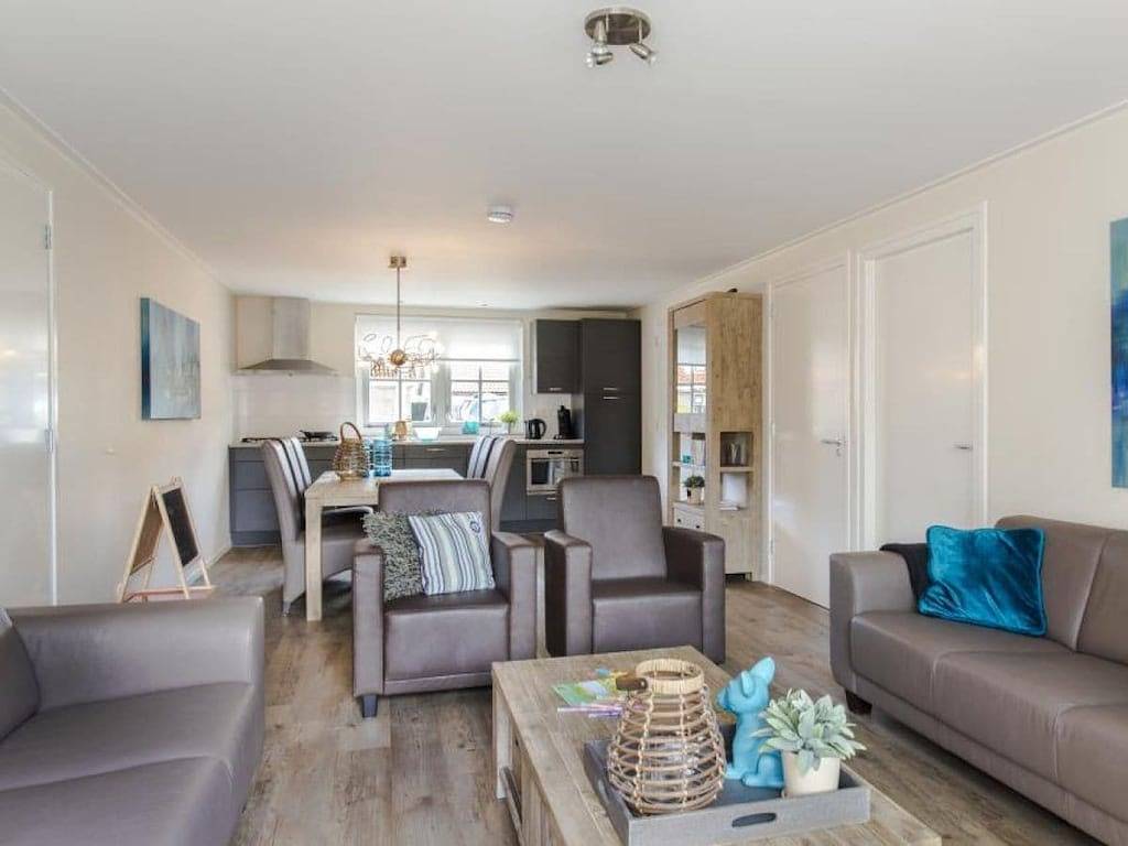 Ferienhaus in Nes mit Schwimmbecken in Nes, Westfriesische Inseln