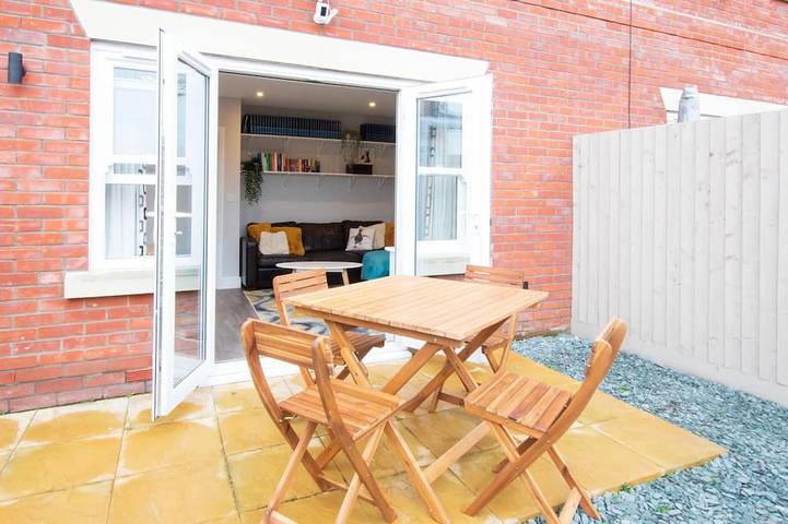 Vacation rental for 6 people, with terrace and yard in Essex