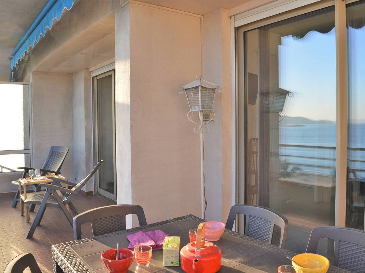 Ganze Wohnung, 2-Zimmer-Apt. mit Klimaanlage, Terrasse, Strand, 3 Betten in Le Lavandou, Toulon Region
