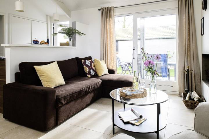 Holiday home- Bungalow in Boomhoek, Loosdrecht