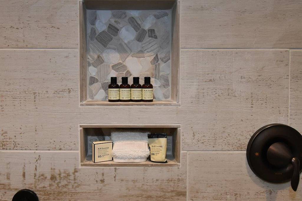 Luxury Mountain Home Retreat • Dog Spa + Hot Tub Near Wolf Laurel in Madison County (NC)