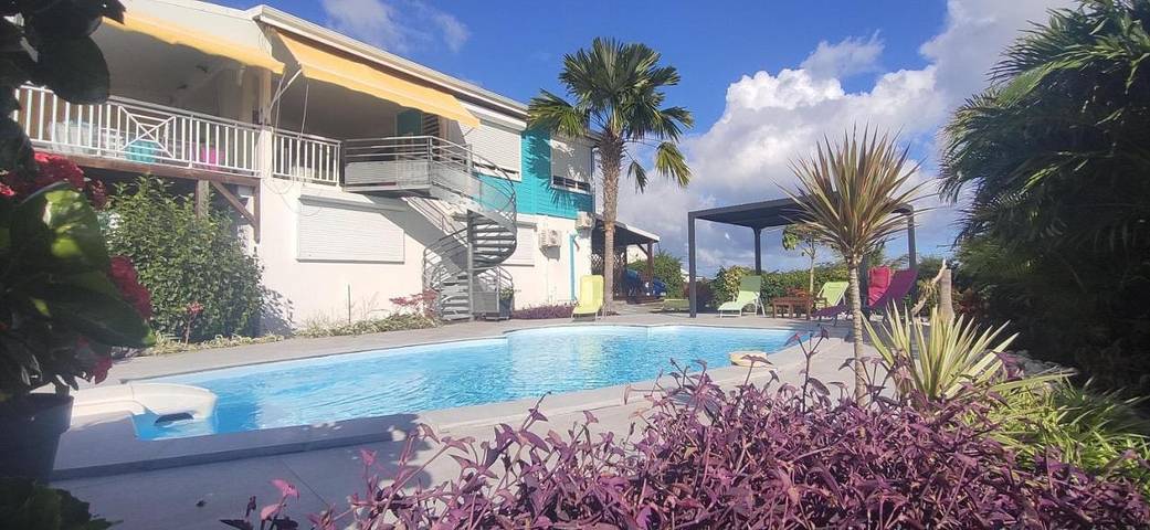 Location de vacances pour 7 personnes, avec piscine ainsi que vue et jardin dans Plage de Saint-Félix - 2