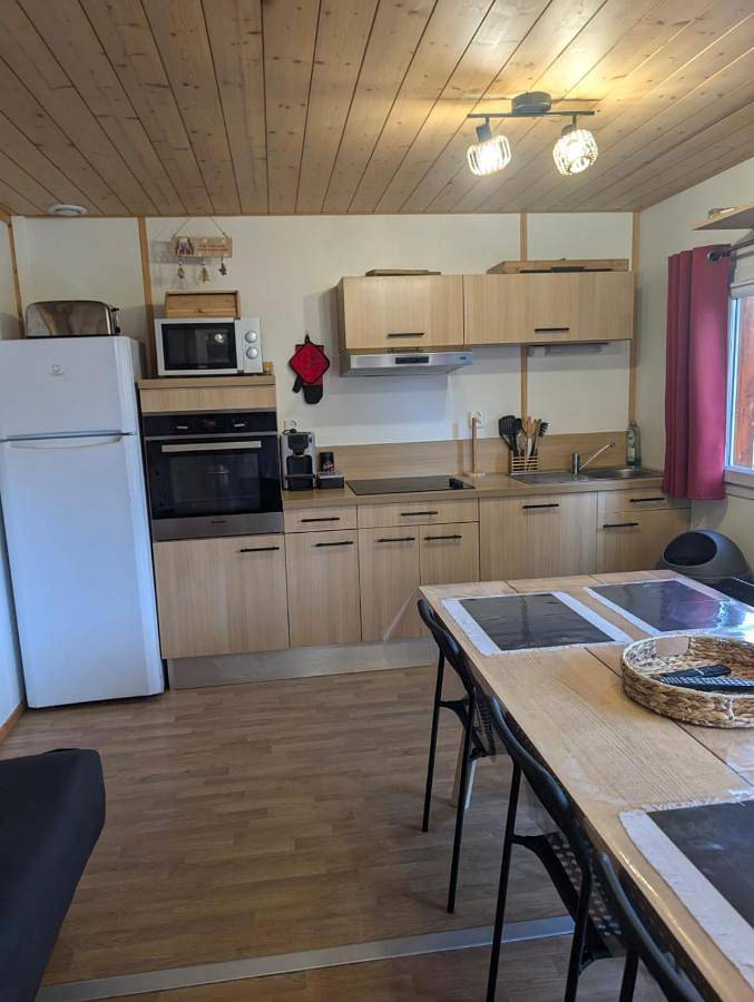 Gîte pour 10 personnes, avec piscine ainsi que terrasse et vue à Saint-Léger-les-Mélèzes - 3