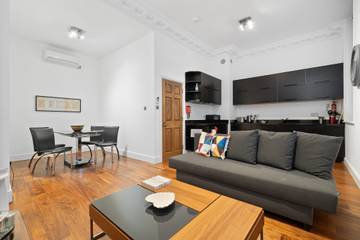 Vacation Rental for 4 Guests in Downtown, London, Picture 2