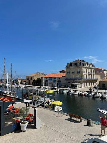 Gîte pour 4 personnes, avec vue ainsi que terrasse et vue sur le lac dans Port De Marseillan