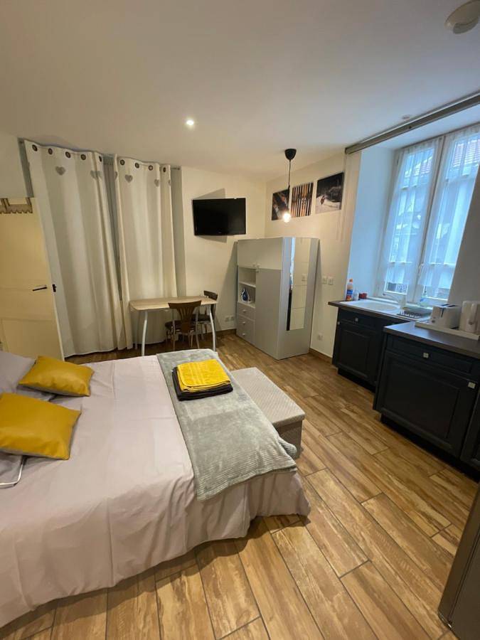 Appartement entier, La Montagnette les marmottes Studio maison en travaux de 10h a 17h in Moûtiers, Massif de la Vanoise