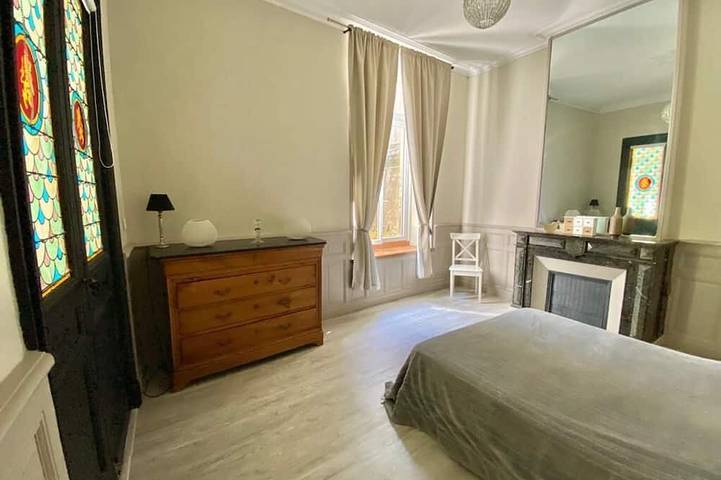 Entire apartment, Large apartment of character with private courtyard. in Carcassonne, Carcassonne region