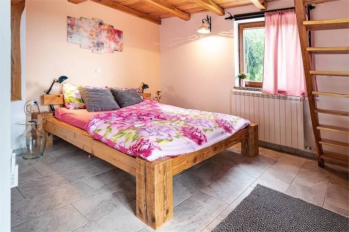 Ferienhaus für 9 Personen, mit Garten und Whirlpool