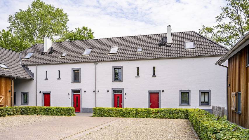 Casa vacanza per 16 persone, con giardino e piscina, con animali domestici a Maastricht