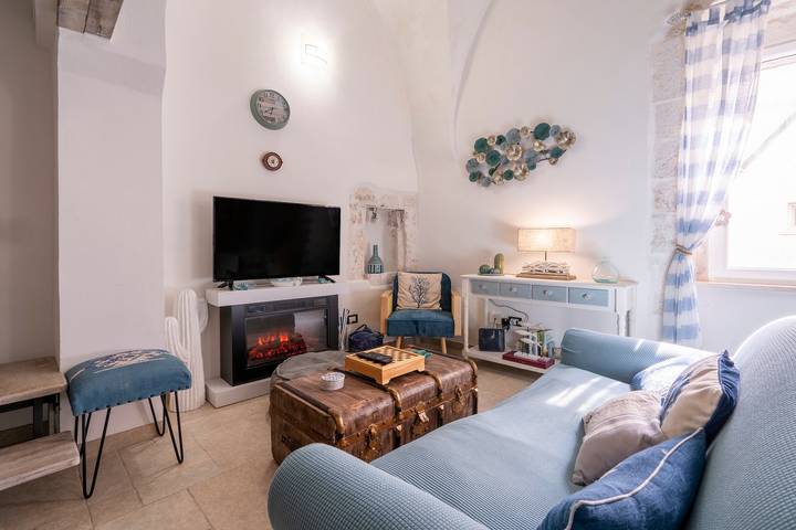 Entire apartment, Apartment 'La Chiave Di Philoxenia' with Private Terrace, Wi-Fi and Air Conditioning in Ostuni, Salento