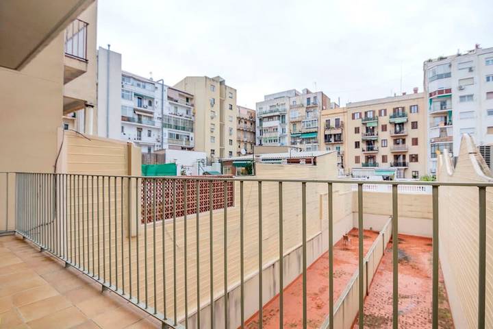Ferienwohnung für 5 Personen, mit Balkon/Terrasse, kinderfreundlich in Barcelona - 2