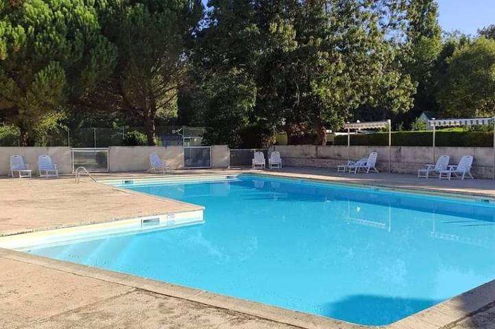 Gîte pour 5 personnes, avec terrasse et piscine dans Sireuil - 3