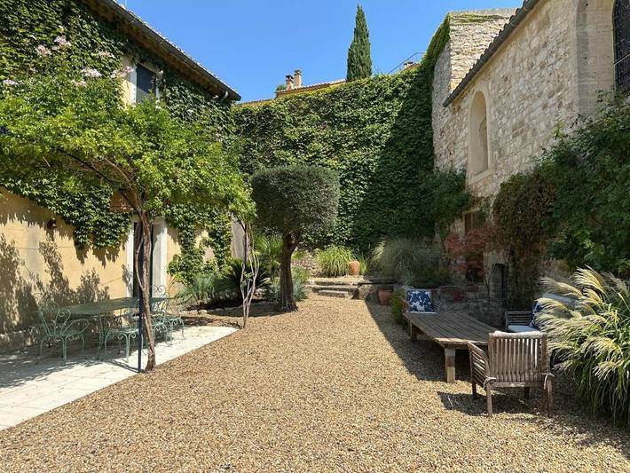 Location de vacances pour 8 personnes, avec jardin à Saint-Victor-des-Oules