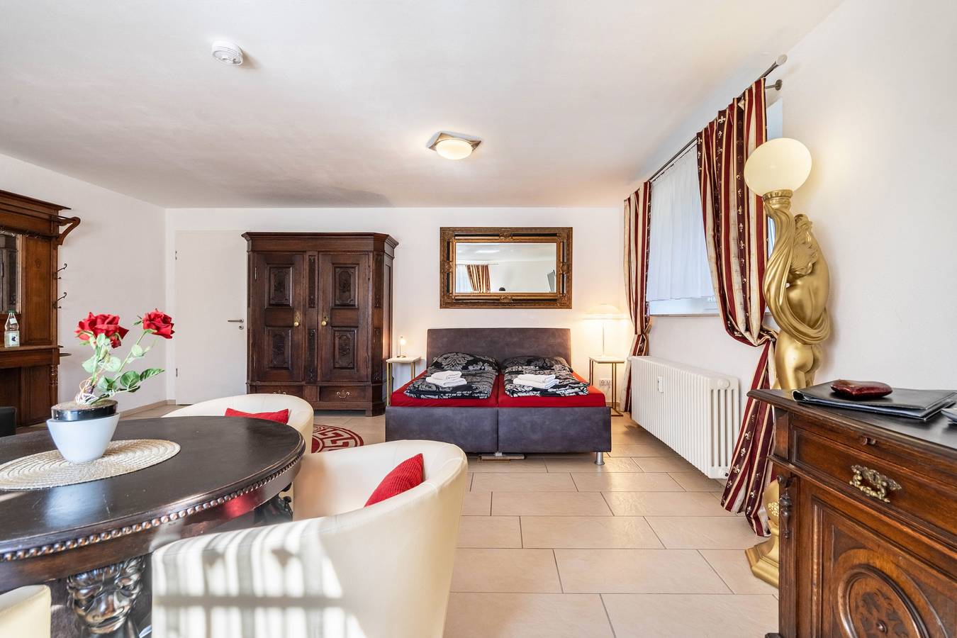 Entire apartment, Apartment '1 Souterrain' with Private Garden and Wi-Fi in Blasewitz, Dresden