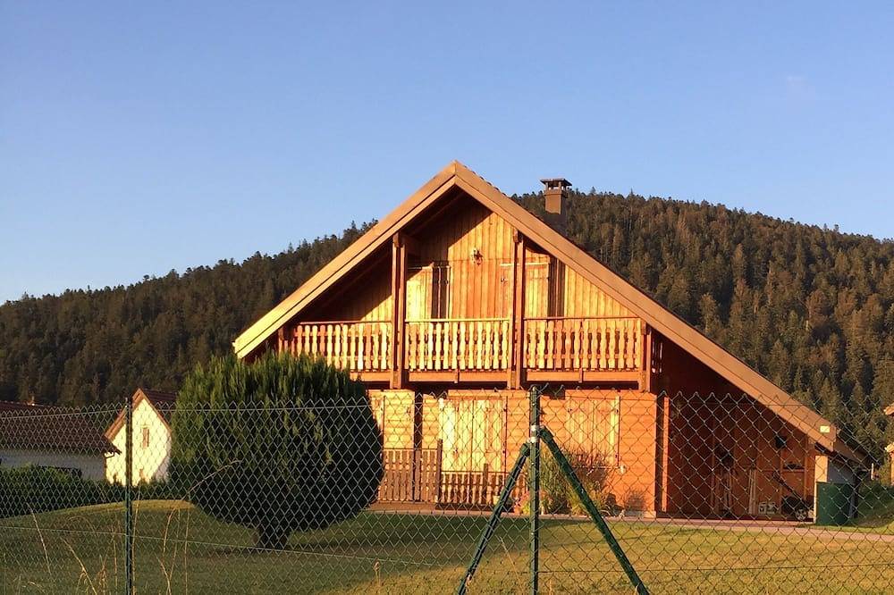 Caroline's cottages \"The little Paris 1, chemin du petit Paris in Gérardmer, Parc naturel régional des Ballons des Vosges
