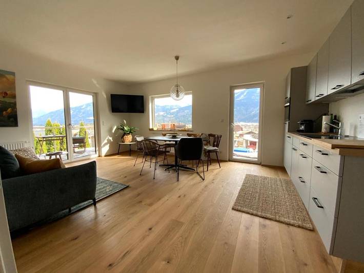 Ferienwohnung für 5 Personen, mit Balkon und Terrasse sowie Garten und Ausblick