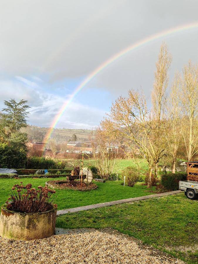 Gîte pour 2 personnes, avec vue ainsi que jardin et terrasse, animaux acceptés à Pont-d'Ouilly - 3