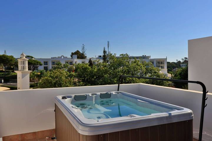 Holiday rental for 6 people, with balcony in Vale do Lobo