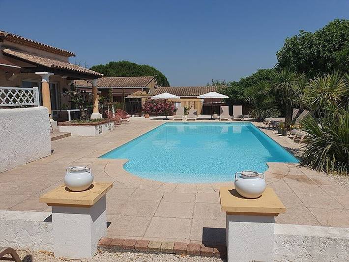Gîte pour 4 personnes, avec piscine ainsi que terrasse et jardin, animaux acceptés