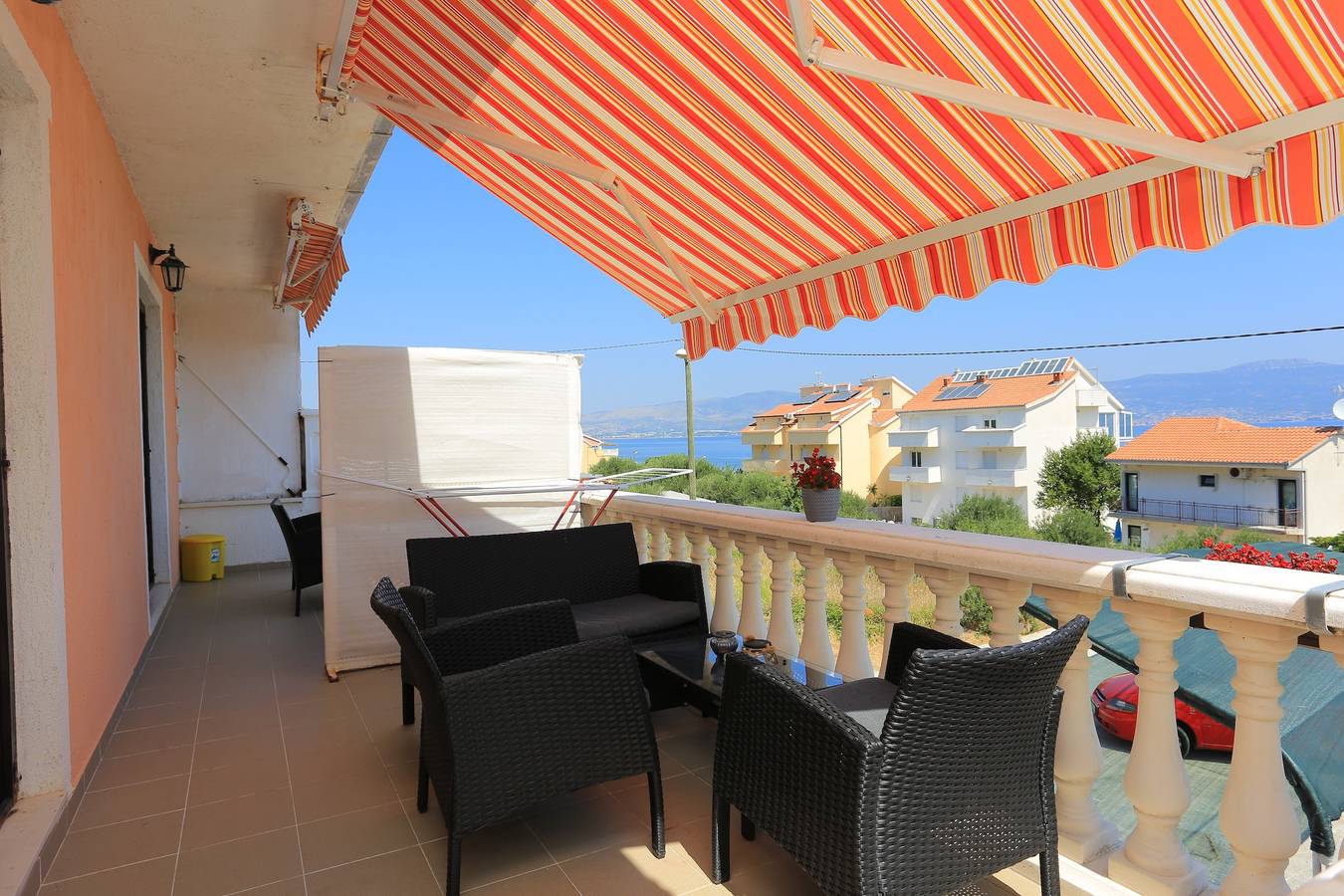 Ganze Wohnung, 1-Zimmer-Ferienwohnung mit Terrasse und Meerblick Slatine, Ciovo A-16131-b in Slatine, Ciovo