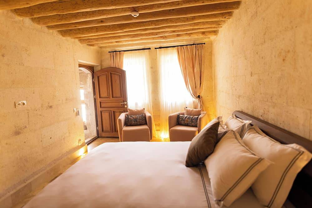 Snowy Mountain view Luxury Delux Cave Room 105 in Uçhisar, Nevsehir