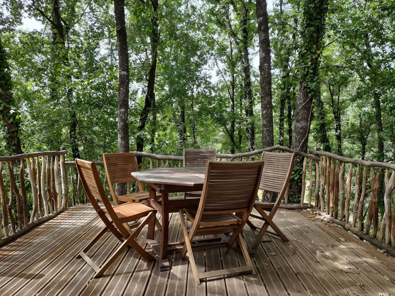Gîte Le Hibou – Authentique maison de campagne avec piscine partagée in Paulhiac, Région de Villeneuve-sur-Lot