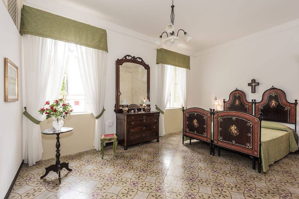 Historisches Herrenhaus 'Villa Fontana' mit privatem Pool und altem botanischen Park in Sant'Andrea Bonagia, Valderice