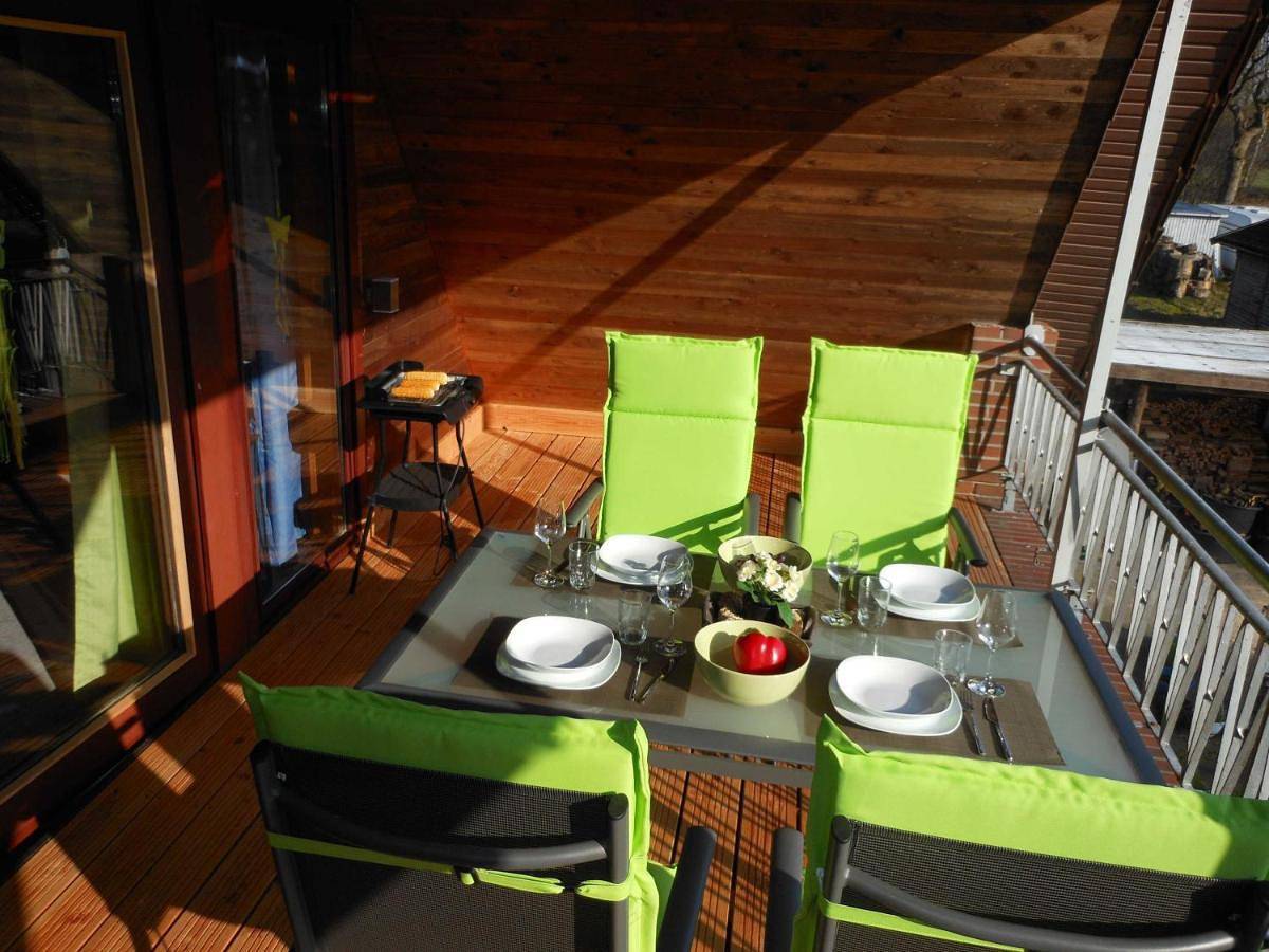 Ganze Wohnung, Two-Bedroom Apartment with Balcony in Hesel, Ostfriesland