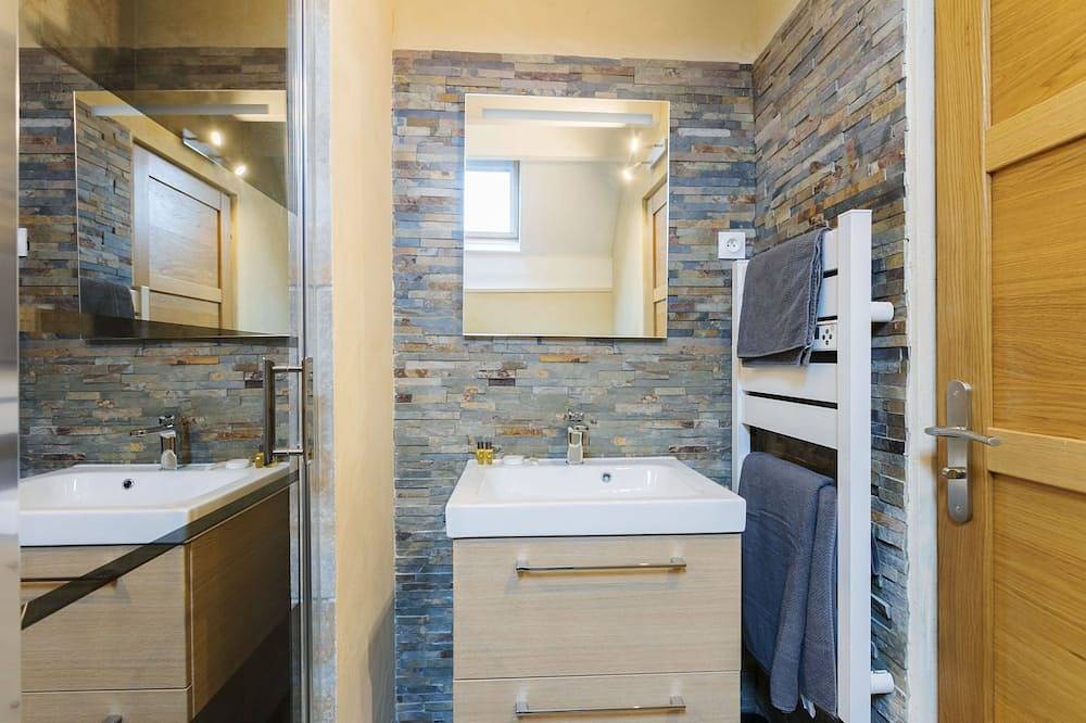 Appartement entier, Roissy Appartements - F2 Voyage in Roissy-en-France, Val-d'Oise