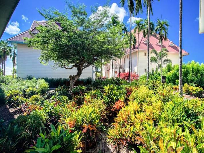 Gîte pour 6 personnes, avec piscine et jacuzzi ainsi que terrasse et sauna à Rivière-Salée - 4