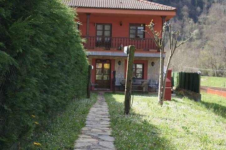 Vivienda Vacacional El Tazon in Parres, Asturias Province