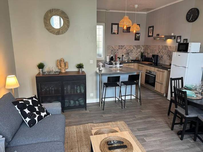 Gîte pour 7 personnes à Saint-Julien-Beychevelle