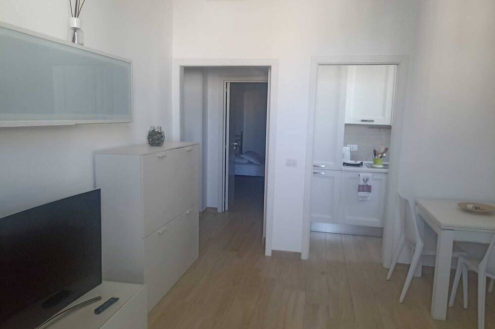 Ganze Wohnung, Grandma Pina's house. Apartment a short distance from the sea with air conditioning in Torre Canne, Salento