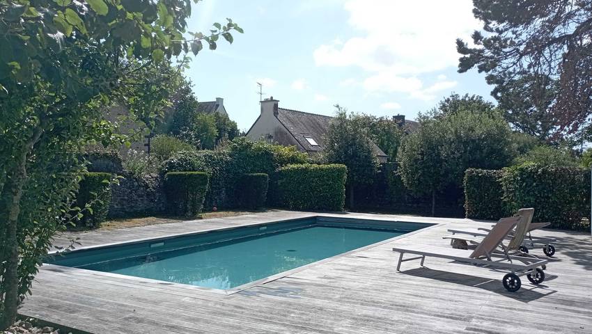 Casa de huéspedes para 6 personas, con terraza además de piscina y jardín - 1