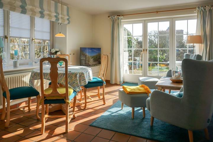 Ganze Wohnung, Zwischen Dorfteich & Dünen – traumhaftes Landhaus im Friesenstil in Ideallage in Wenningstedt, Sylt