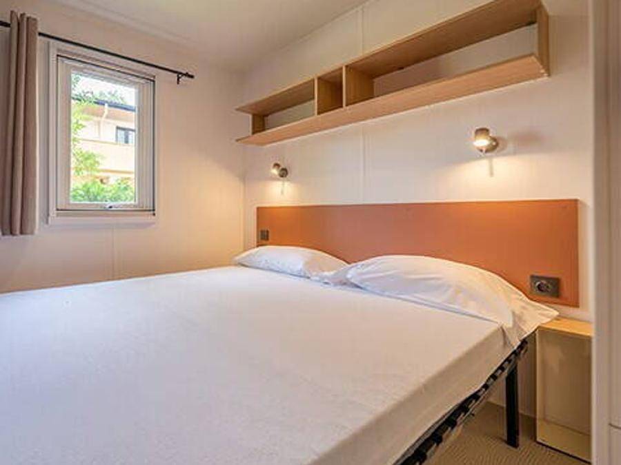 Aunis Club Vendée - Mobilhome 6 personnes - Comfort | 3 Ch. | 6 Pers. | Terrasse surélevée | Clim in La Tranche-sur-Mer, Vendée
