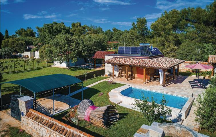 Ferienhaus für 4 Personen, mit Terrasse, mit Haustier in Peroj - 2