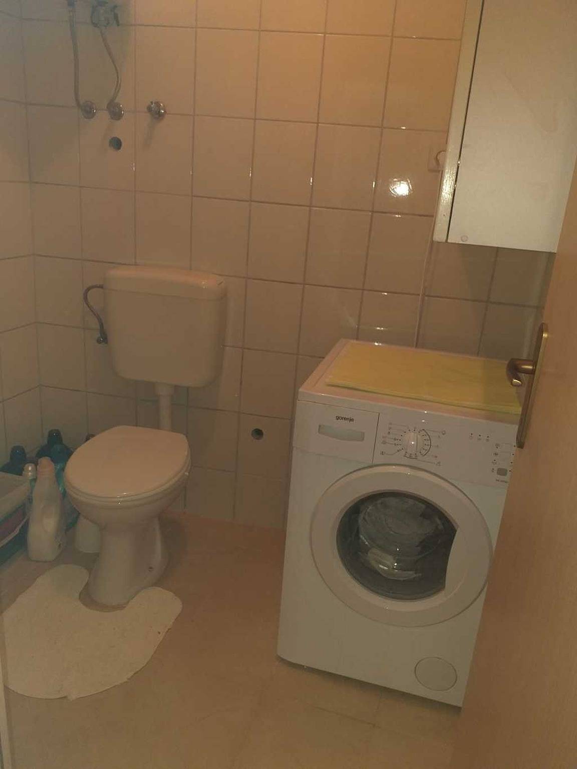 Ganze Wohnung, Ferienwohnung in Tribunj mit Meerblick, Balkon, Klimaanlage, W-Lan (5035-1) in Tribunj, Šibenik-Knin