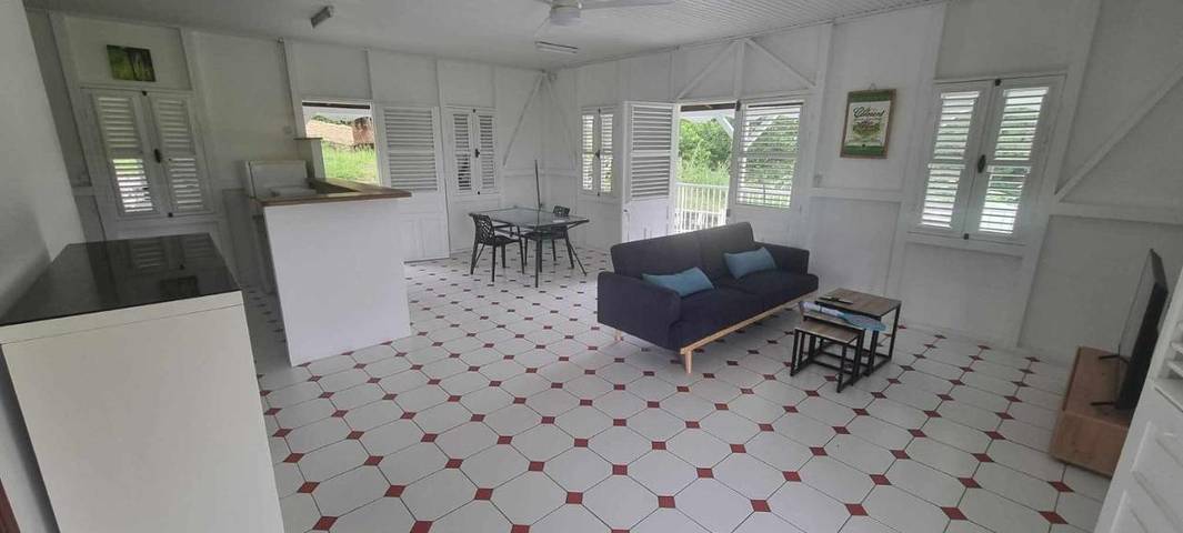 Appartement de vacances pour 3 personnes, avec balcon ainsi que jardin et vue