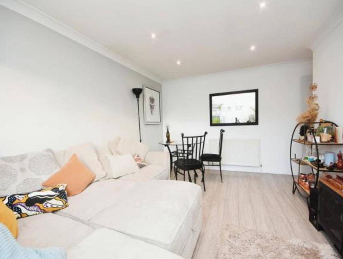 Sam’s Retreats in Springfield (Chelmsford), Chelmsford
