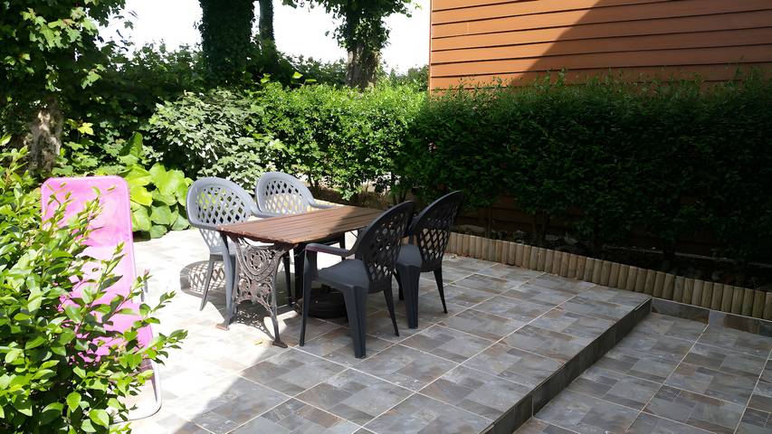 Holiday Home 'Gîte Du Catelet - 2 Personnes' with Shared Terrace, Shared Garden and Wi-Fi in Boulogne-sur-Mer region