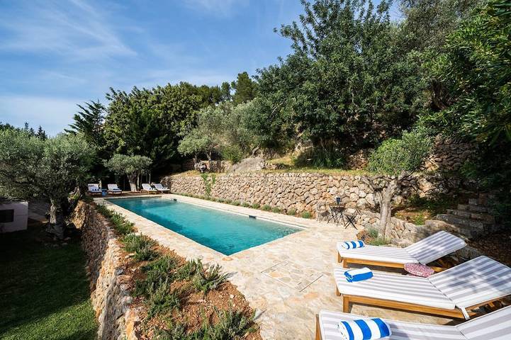 Villa for 7 people, with terrace and garden as well as pool - 1