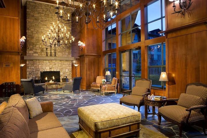 Vacation rental for 6 people, with balcony and pool as well as hot tub in Mammoth Lakes