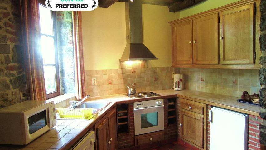 Vakantiehuis voor 13 personen, met tuin en terras in Viroinval