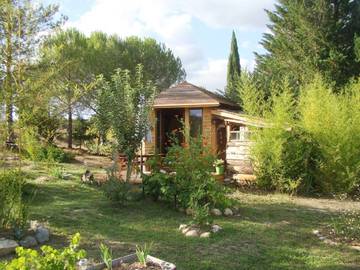 Chambre d’hôte pour 2 personnes, avec vue et jardin, animaux acceptés à Grospierres