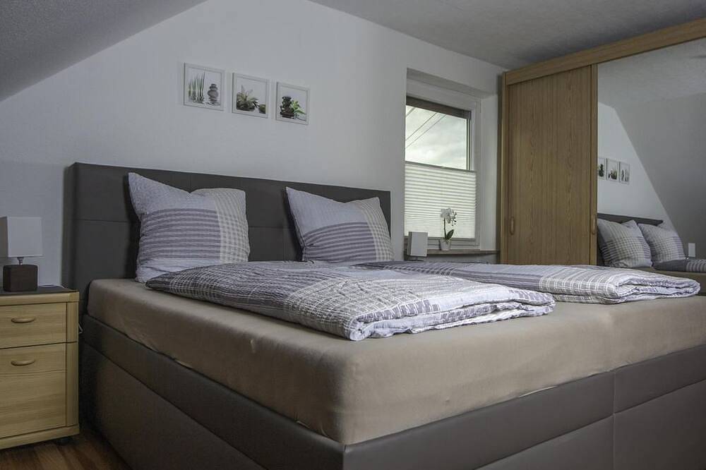 Ganze Wohnung, Ferienwohnung Grauschiefer - Weinstube Ferienwohnungen Johann Benzschawel in Irsch, Landkreis Trier-Saarburg