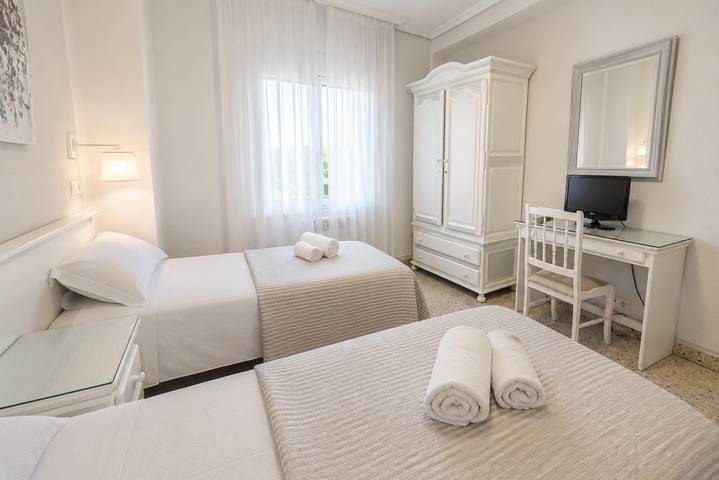 Ganze Wohnung, C27B02 Twin Comfort Hostería El Capricho in Piélagos, Kantabrische Küste