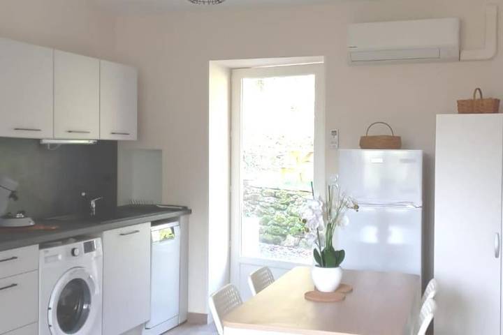 Location de vacances pour 6 personnes, avec Terrasse et Jardin à Rouairoux