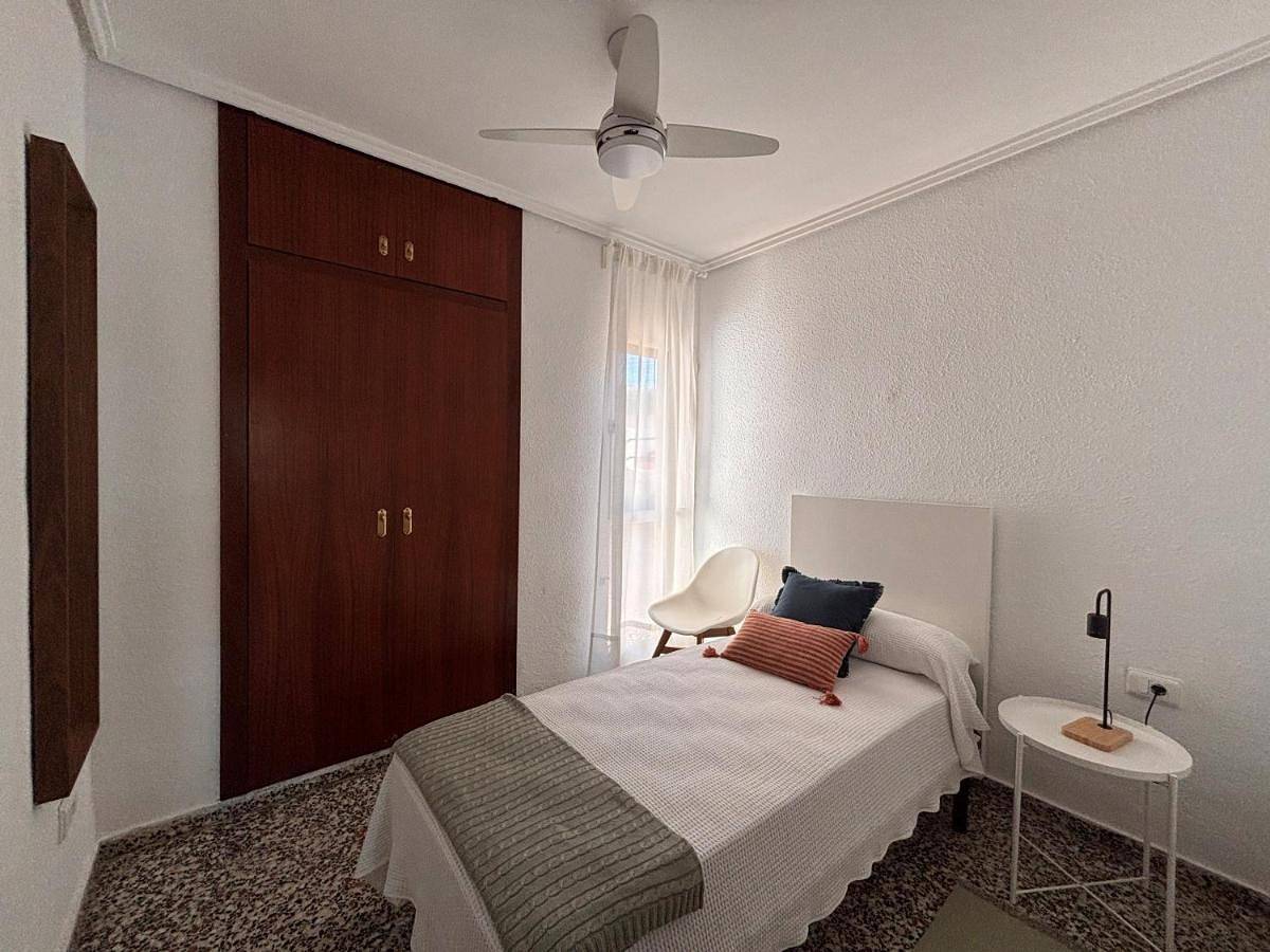 Four-Bedroom House in Chiva, Province de Valence